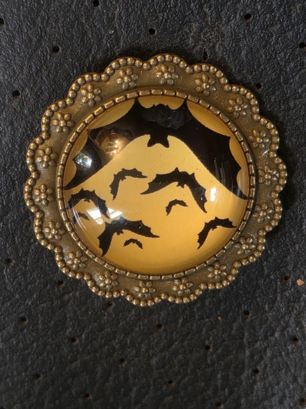 Bats Flying In An Orange Sky (25 Mm Cabochon) In A Bronze Tone Brooch Bezel
